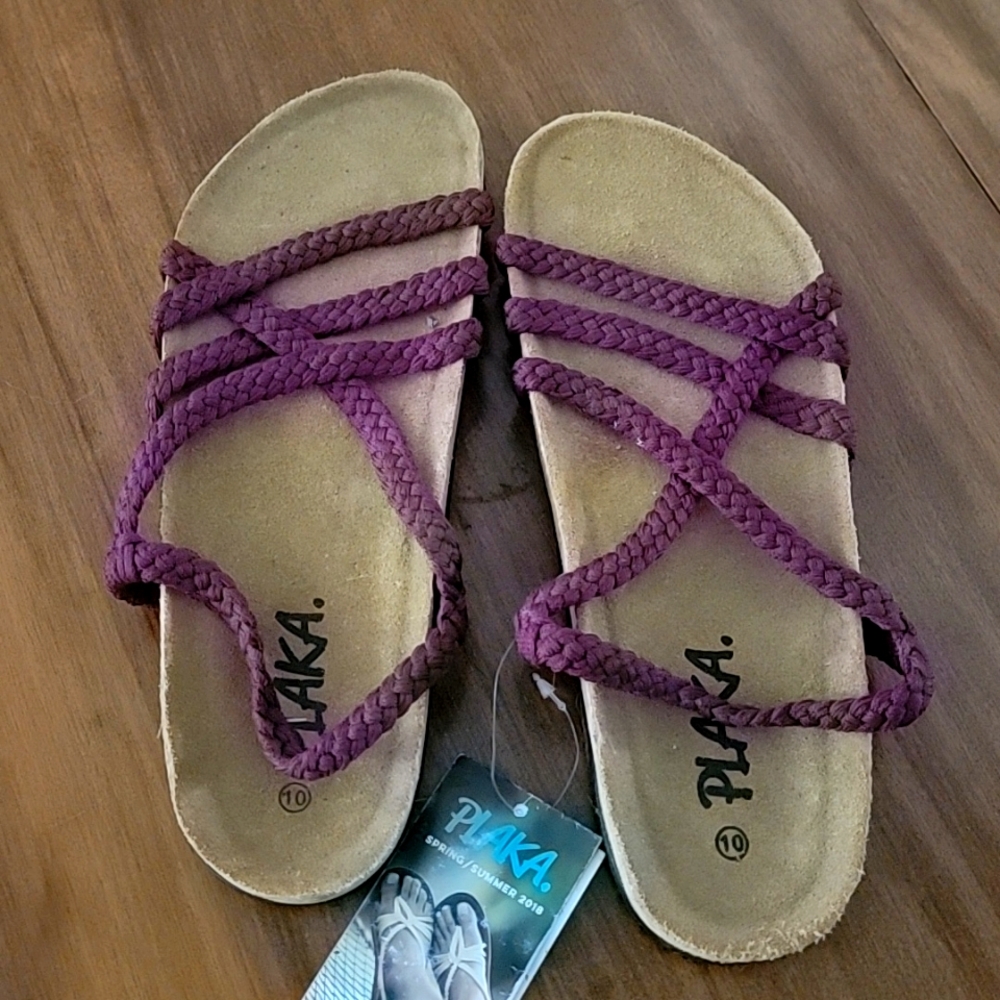 Plaka sandals